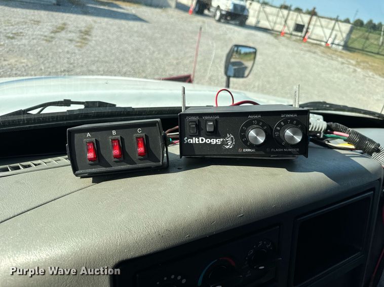 image for item DV5884 2013 International  Durastar 4300 spreader truck