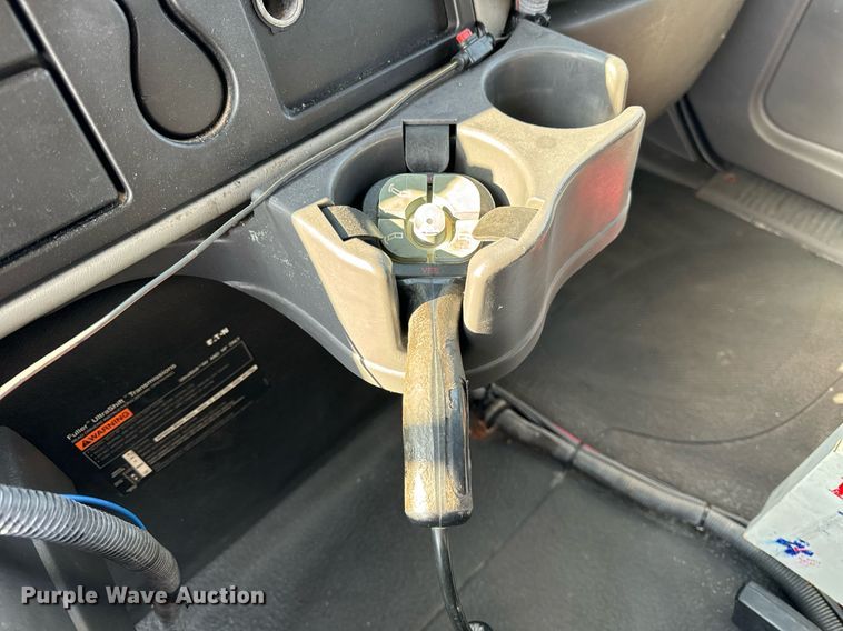 image for item DV5884 2013 International  Durastar 4300 spreader truck