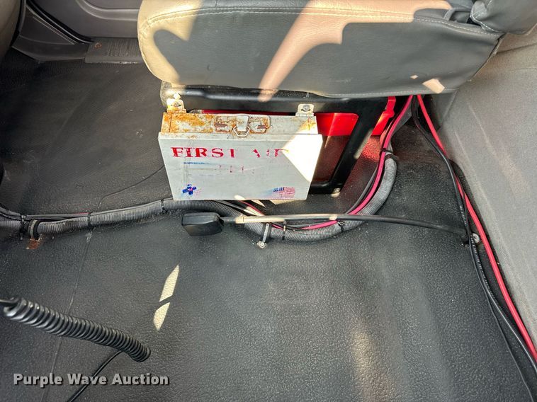 image for item DV5884 2013 International  Durastar 4300 spreader truck