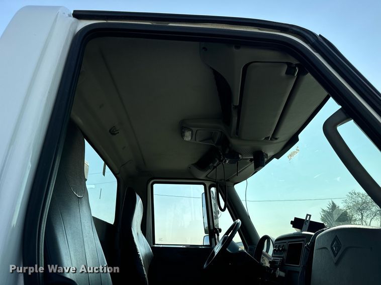 image for item DV5884 2013 International  Durastar 4300 spreader truck