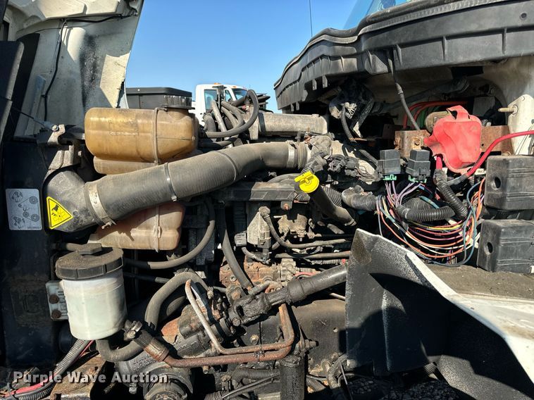 image for item DV5884 2013 International  Durastar 4300 spreader truck