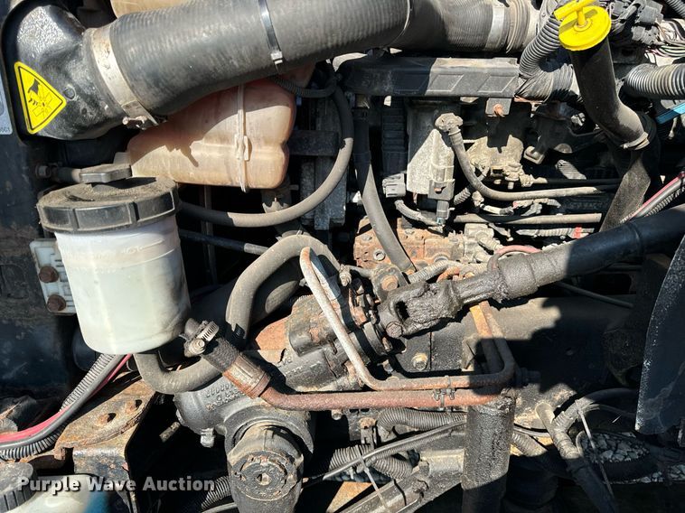 image for item DV5884 2013 International  Durastar 4300 spreader truck