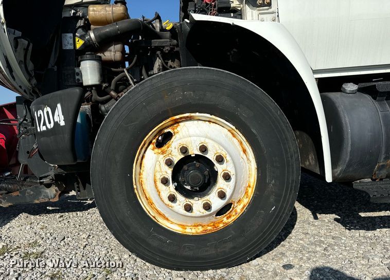 image for item DV5884 2013 International  Durastar 4300 spreader truck