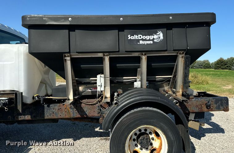 image for item DV5885 2008 International  4300 spreader truck