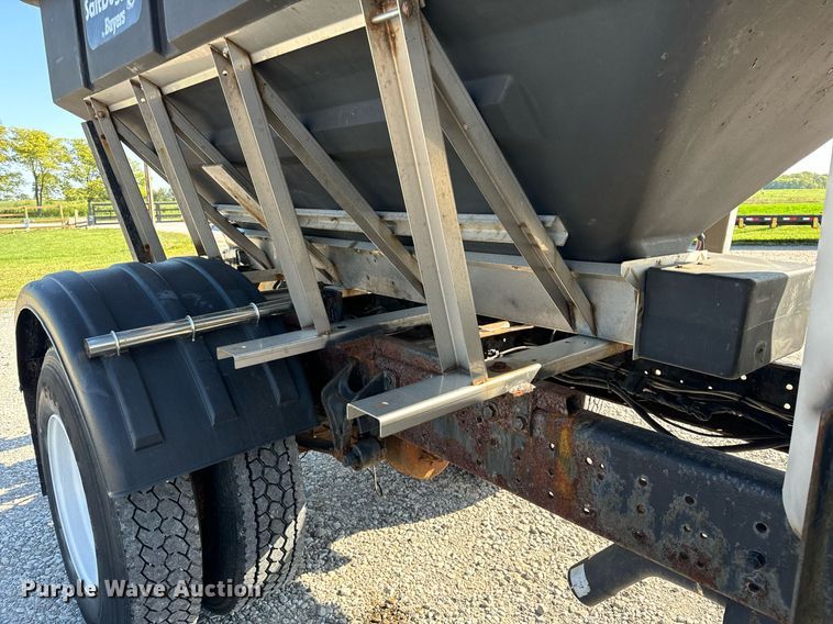 image for item DV5885 2008 International  4300 spreader truck
