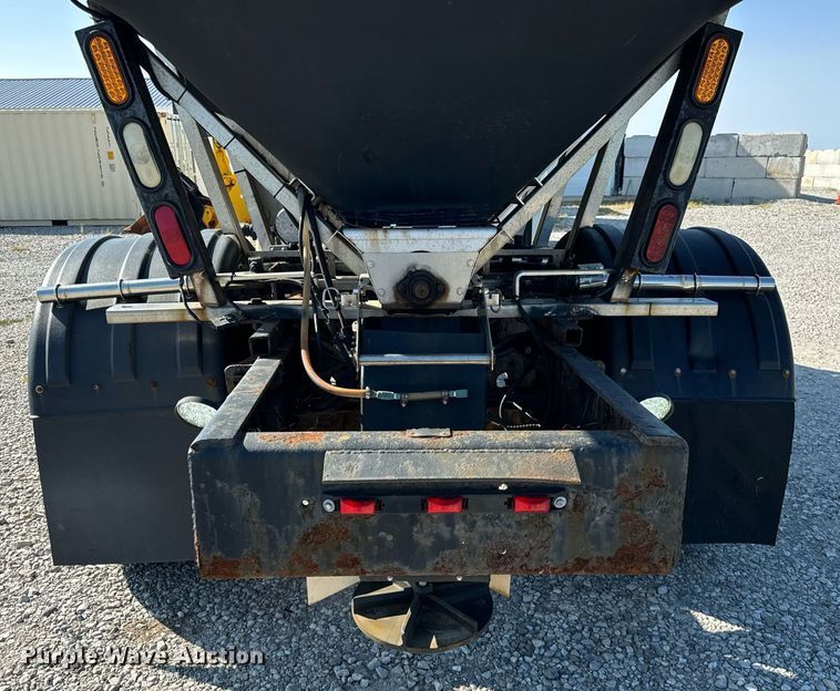 image for item DV5885 2008 International  4300 spreader truck