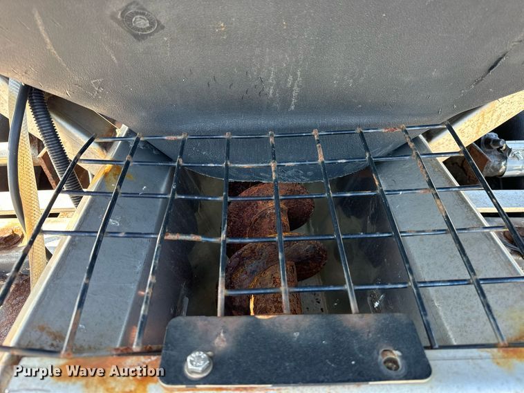 image for item DV5885 2008 International  4300 spreader truck