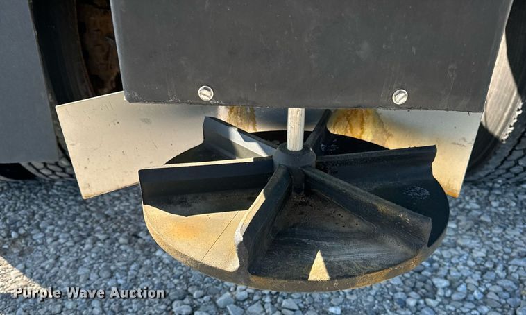 image for item DV5885 2008 International  4300 spreader truck