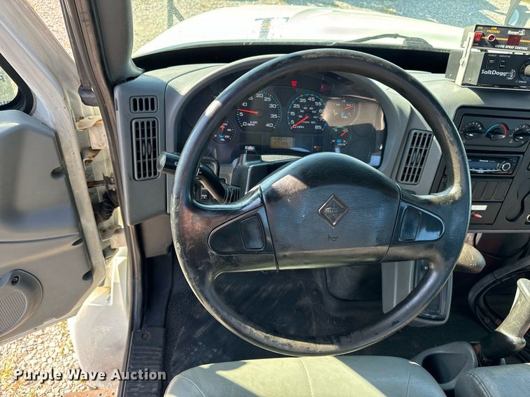 image for item DV5885 2008 International  4300 spreader truck