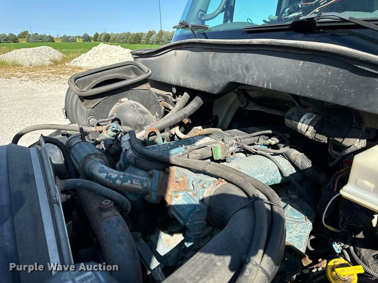 image for item DV5885 2008 International  4300 spreader truck