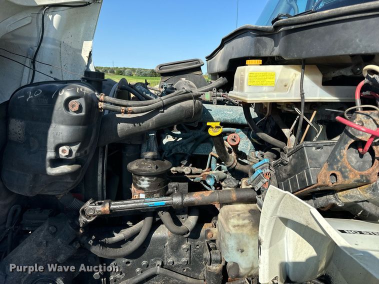 image for item DV5885 2008 International  4300 spreader truck