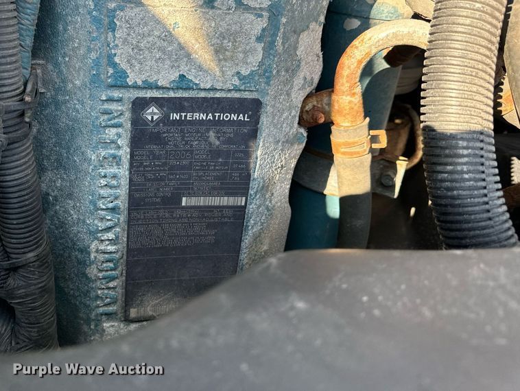 image for item DV5885 2008 International  4300 spreader truck