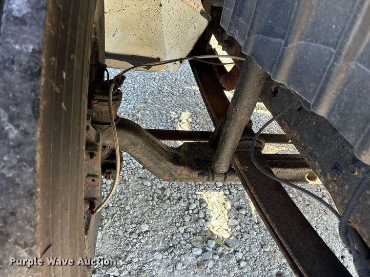 image for item DV5885 2008 International  4300 spreader truck