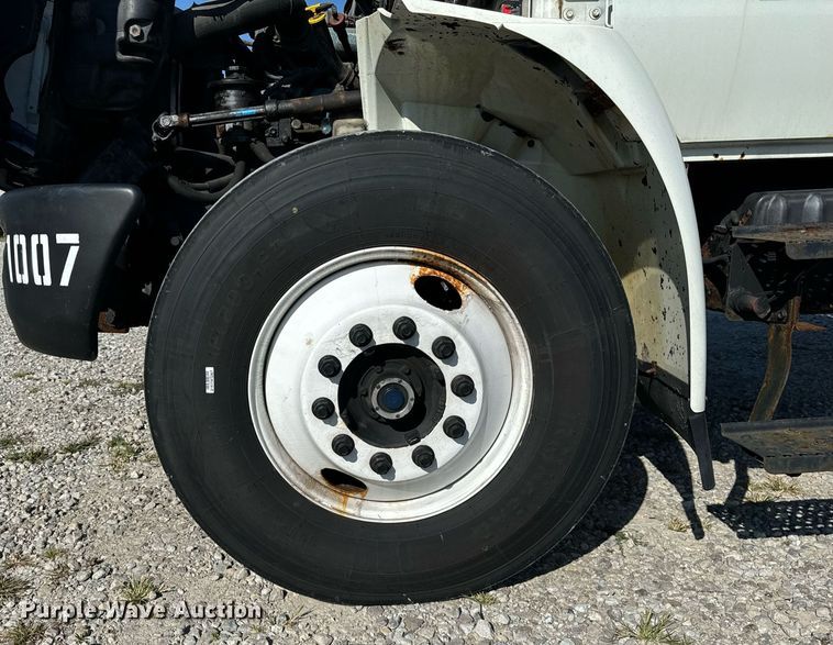 image for item DV5885 2008 International  4300 spreader truck