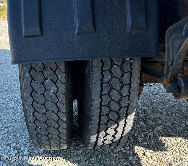 image for item DV5885 2008 International  4300 spreader truck