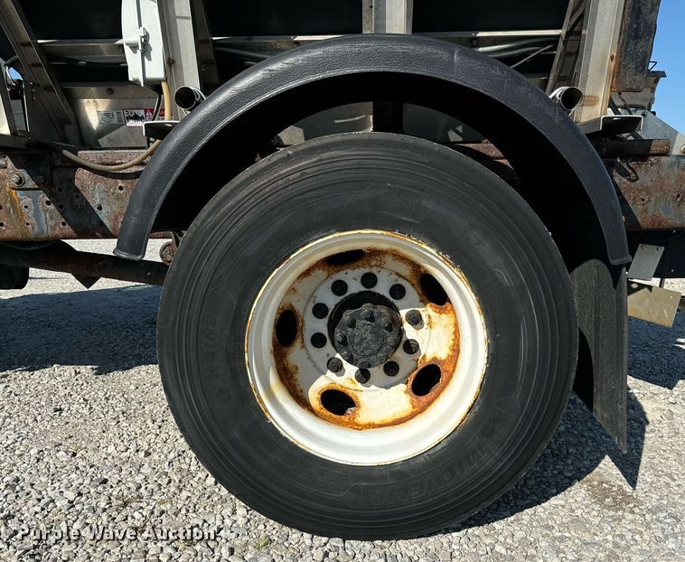 image for item DV5885 2008 International  4300 spreader truck