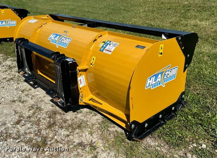 image for item DV5892 HLA 2500 skid steer snow pusher