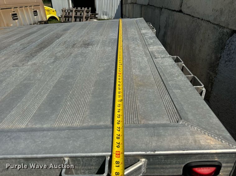 image for item DV5900 2006 Ford  F350 Super Duty XL SuperCab flatbed pickup truck