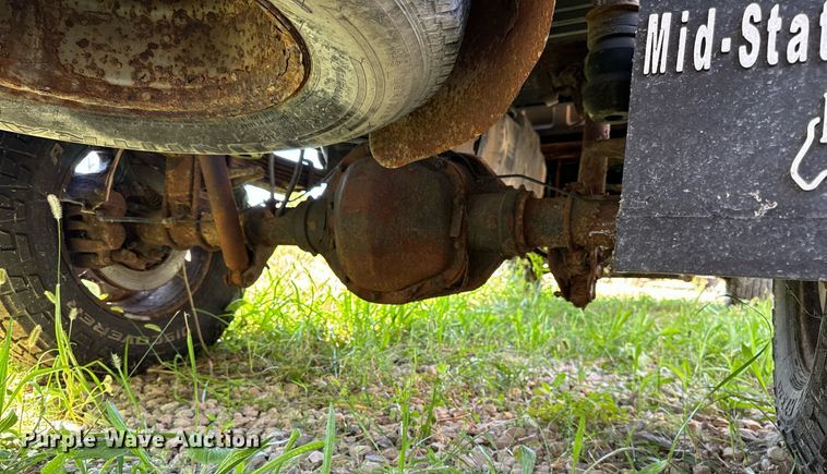 image for item DV5900 2006 Ford  F350 Super Duty XL SuperCab flatbed pickup truck