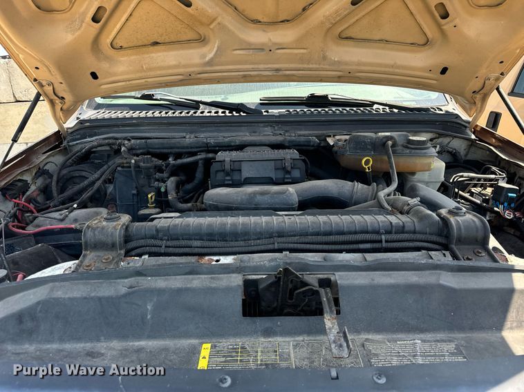 image for item DV5900 2006 Ford  F350 Super Duty XL SuperCab flatbed pickup truck