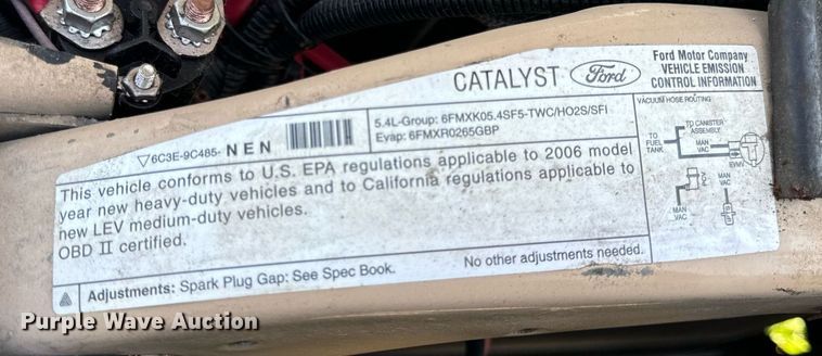 image for item DV5900 2006 Ford  F350 Super Duty XL SuperCab flatbed pickup truck