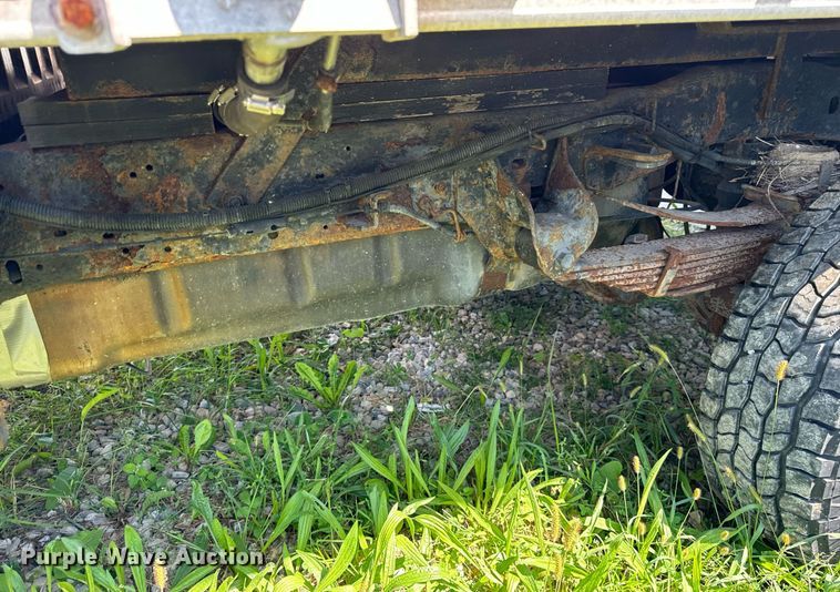 image for item DV5900 2006 Ford  F350 Super Duty XL SuperCab flatbed pickup truck