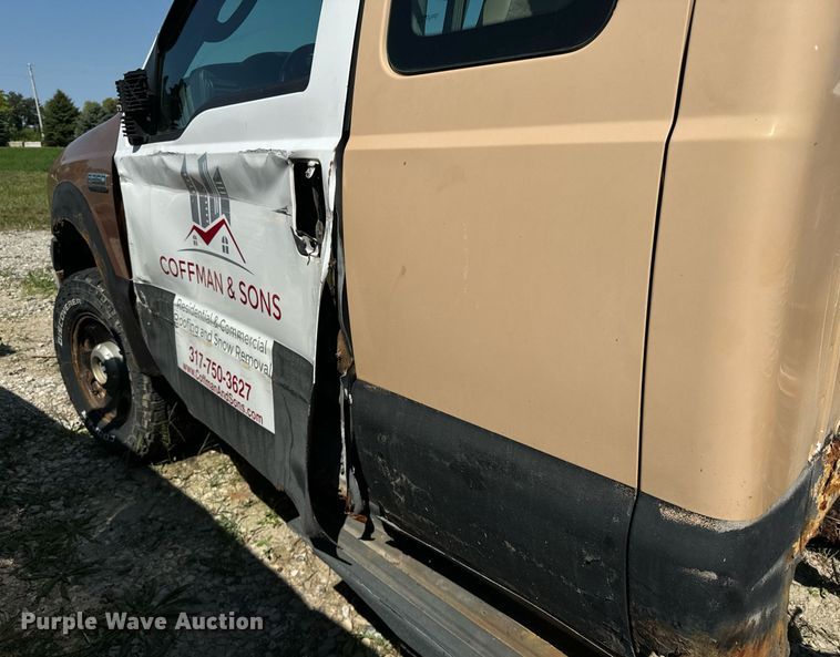 image for item DV5900 2006 Ford  F350 Super Duty XL SuperCab flatbed pickup truck