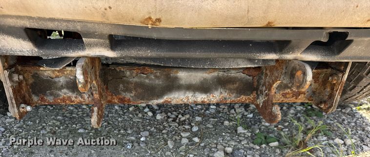 image for item DV5900 2006 Ford  F350 Super Duty XL SuperCab flatbed pickup truck