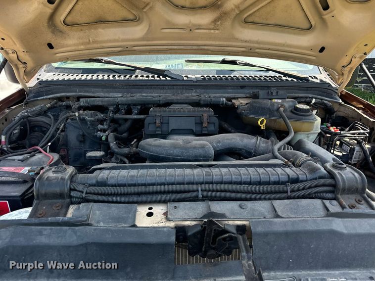 image for item DV5900 2006 Ford  F350 Super Duty XL SuperCab flatbed pickup truck