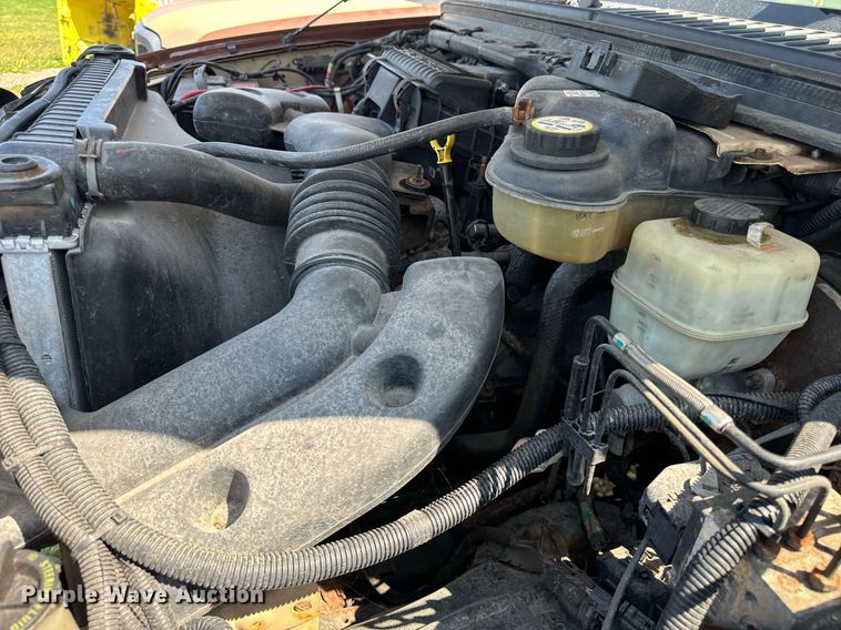 image for item DV5900 2006 Ford  F350 Super Duty XL SuperCab flatbed pickup truck