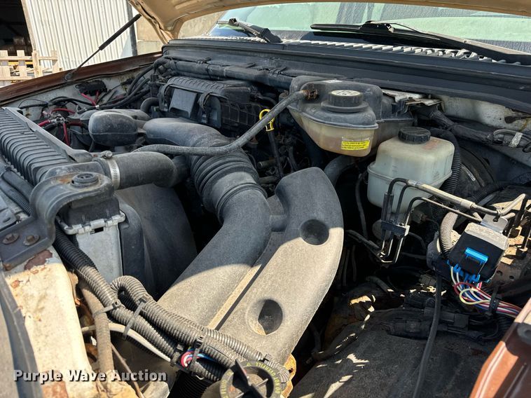 image for item DV5900 2006 Ford  F350 Super Duty XL SuperCab flatbed pickup truck