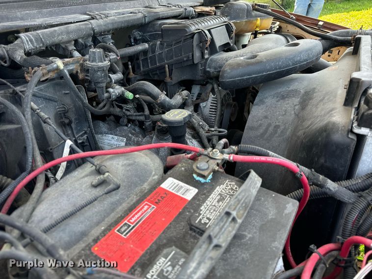 image for item DV5900 2006 Ford  F350 Super Duty XL SuperCab flatbed pickup truck