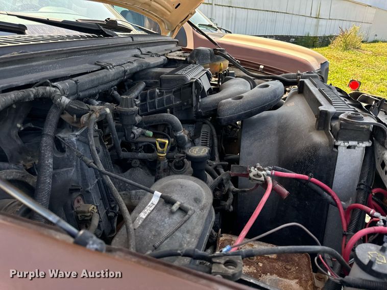 image for item DV5900 2006 Ford  F350 Super Duty XL SuperCab flatbed pickup truck