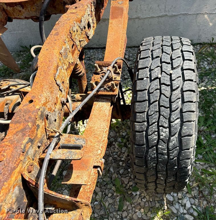 image for item DV5900 2006 Ford  F350 Super Duty XL SuperCab flatbed pickup truck