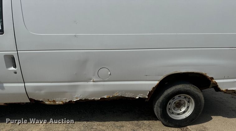 image for item DV5916 2001 Ford  E150 delivery van