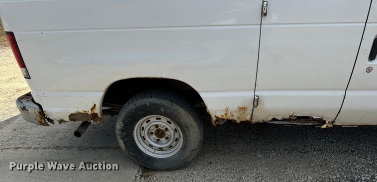 image for item DV5916 2001 Ford  E150 delivery van