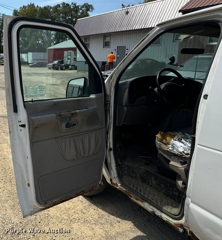 image for item DV5916 2001 Ford  E150 delivery van