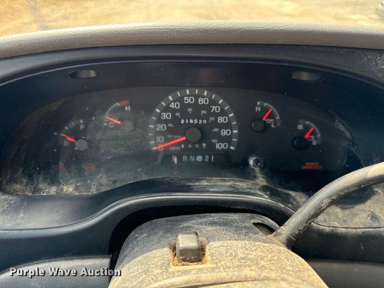 image for item DV5916 2001 Ford  E150 delivery van