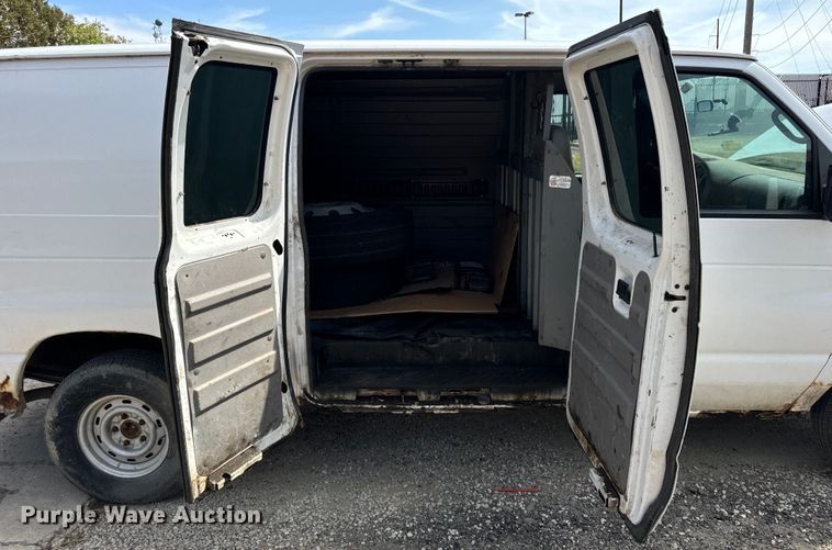 image for item DV5916 2001 Ford  E150 delivery van