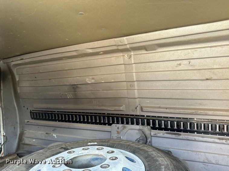 image for item DV5916 2001 Ford  E150 delivery van