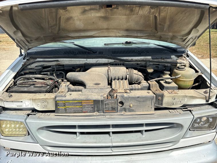 image for item DV5916 2001 Ford  E150 delivery van