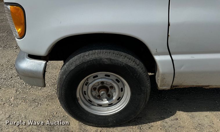 image for item DV5916 2001 Ford  E150 delivery van