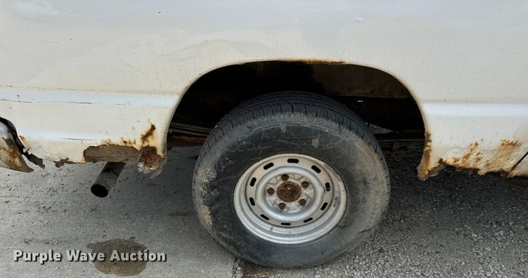 image for item DV5916 2001 Ford  E150 delivery van