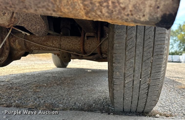 image for item DV5916 2001 Ford  E150 delivery van