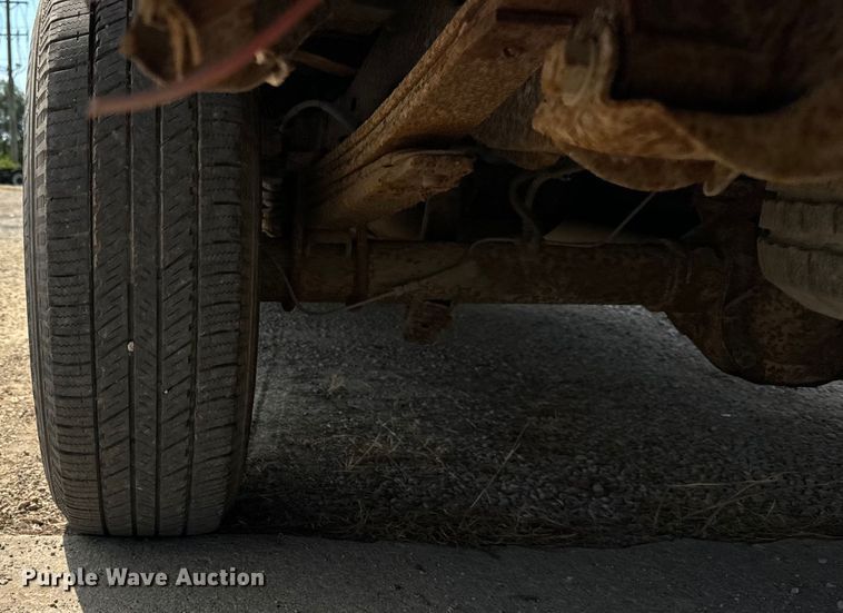 image for item DV5916 2001 Ford  E150 delivery van