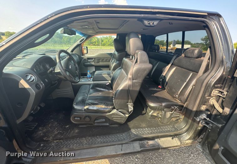 image for item DX0990 2005 Ford F150 SuperCab pickup truck