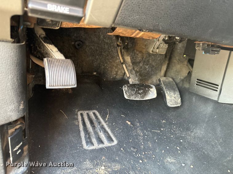 image for item DX0990 2005 Ford F150 SuperCab pickup truck