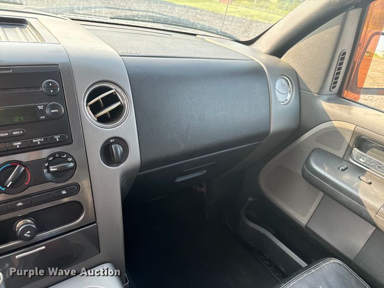 image for item DX0990 2005 Ford F150 SuperCab pickup truck