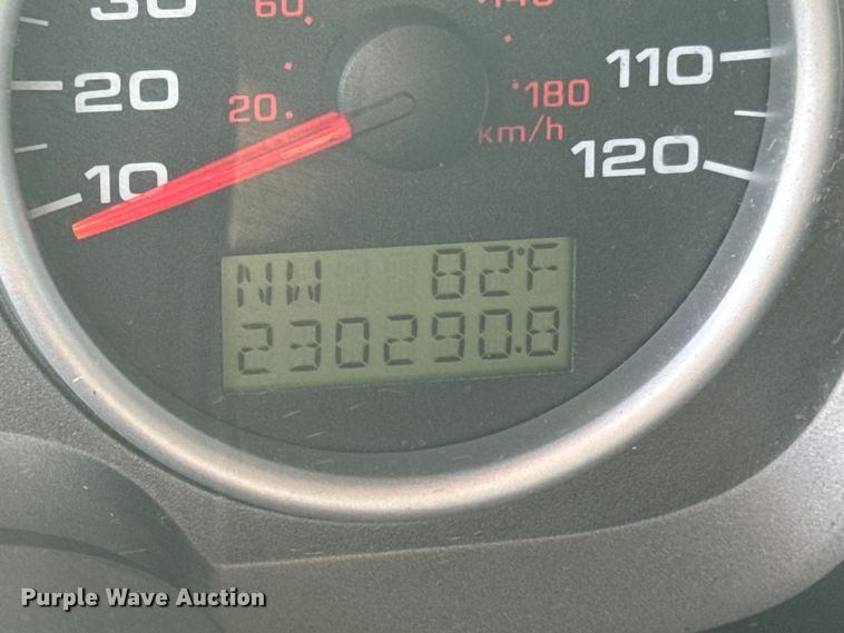 image for item DX0990 2005 Ford F150 SuperCab pickup truck