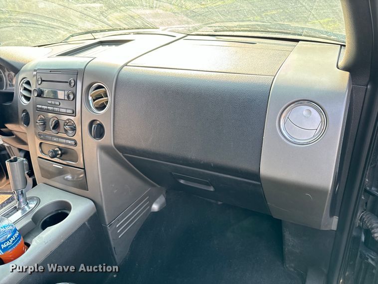 image for item DX0990 2005 Ford F150 SuperCab pickup truck